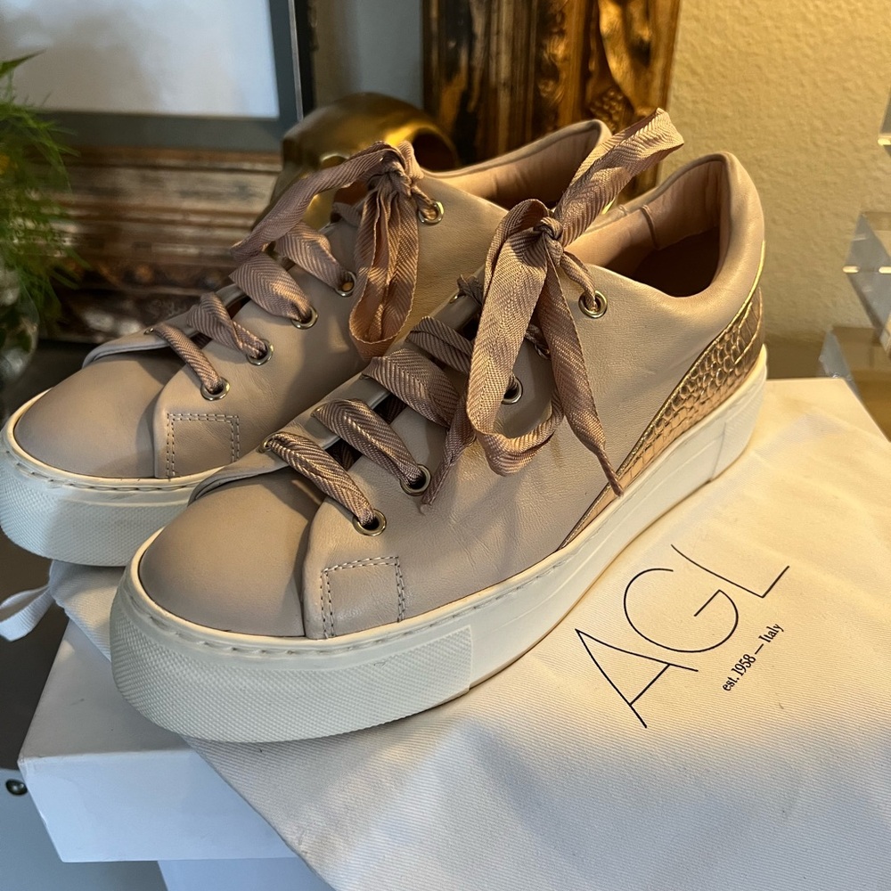Size 39 (8.5/9) AGL Women's blush pink/ tan Sneakers. Like new !!